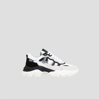 black and white van sneakers