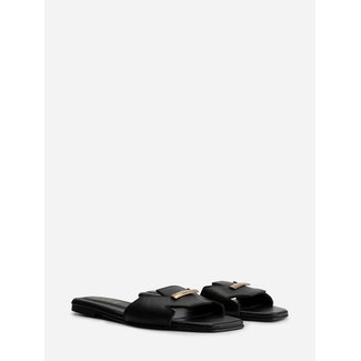 NIKKIE SLIDES BLACK