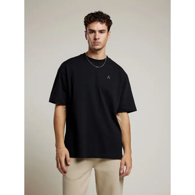 AEDEN YVAN TEE BLACK
