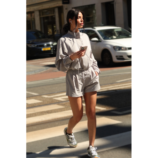 Unique the Label GIGI SHORT LIGHT GREY