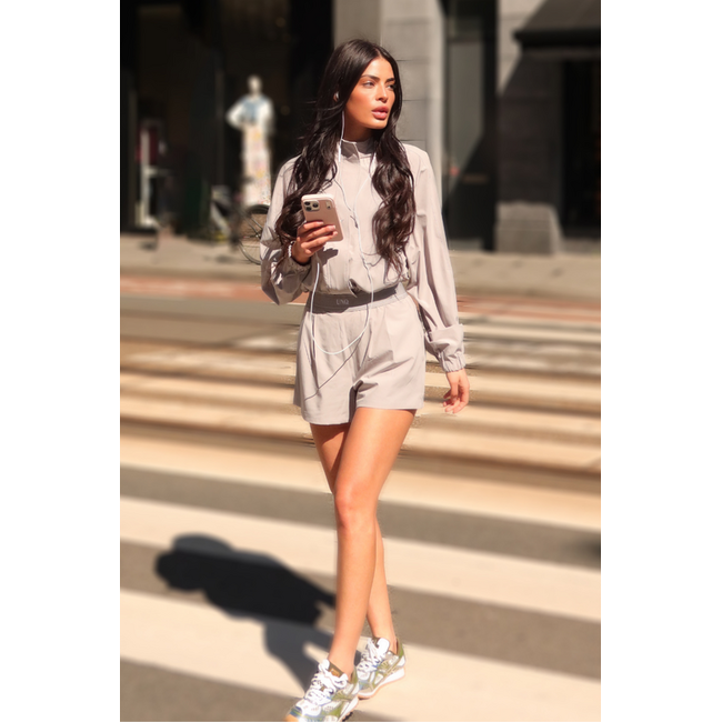 Unique the Label GIGI SHORT LIGHT GREY