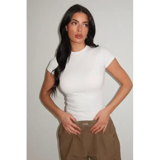 Unique the Label DANA SHORT SLEEVE WHITE
