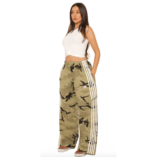 L.A Sisters L.A OFFICIAL OVERSIZED MULTI STRIPED PANTS CAMO