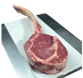 Aberdeen Angus Tomahawk steak