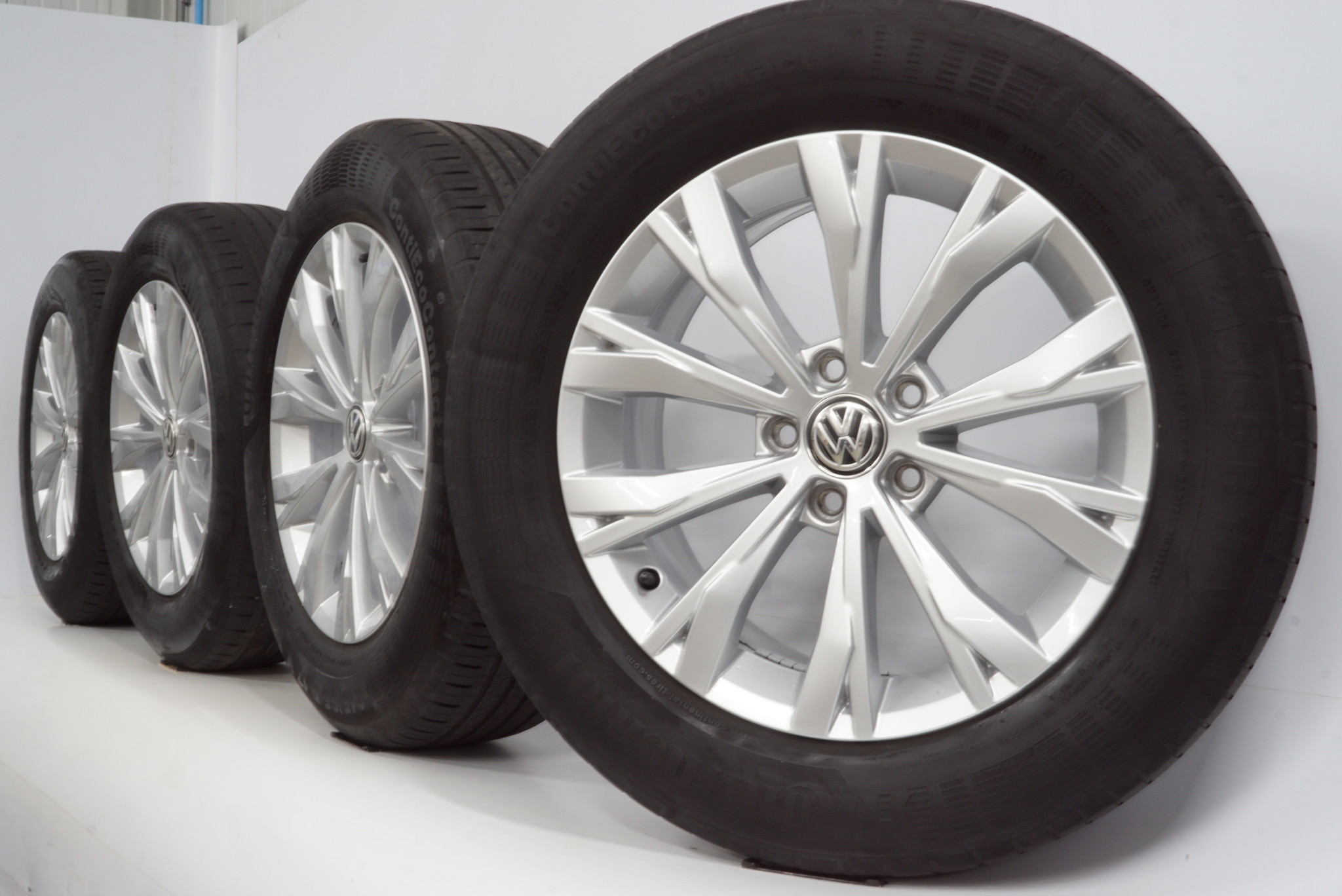 VW Tiguan 5N 17 inch Montana rims + Summer Tires Continental Originee - JD  Wheels & Tyres