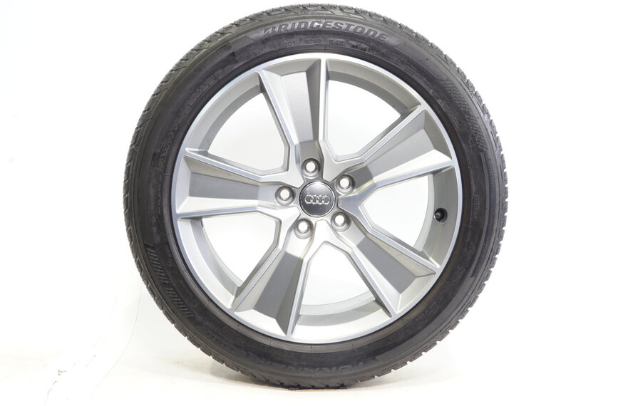 Audi Audi Q2 18 inch rims + Summer Tires Bridgestone Original