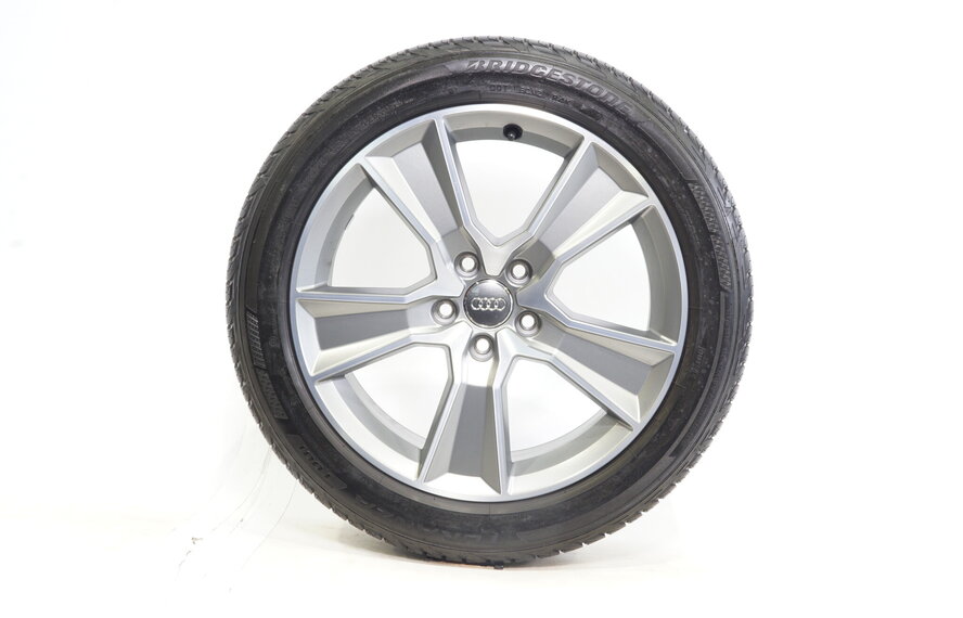 Audi Audi Q2 18 inch rims + Summer Tires Bridgestone Original