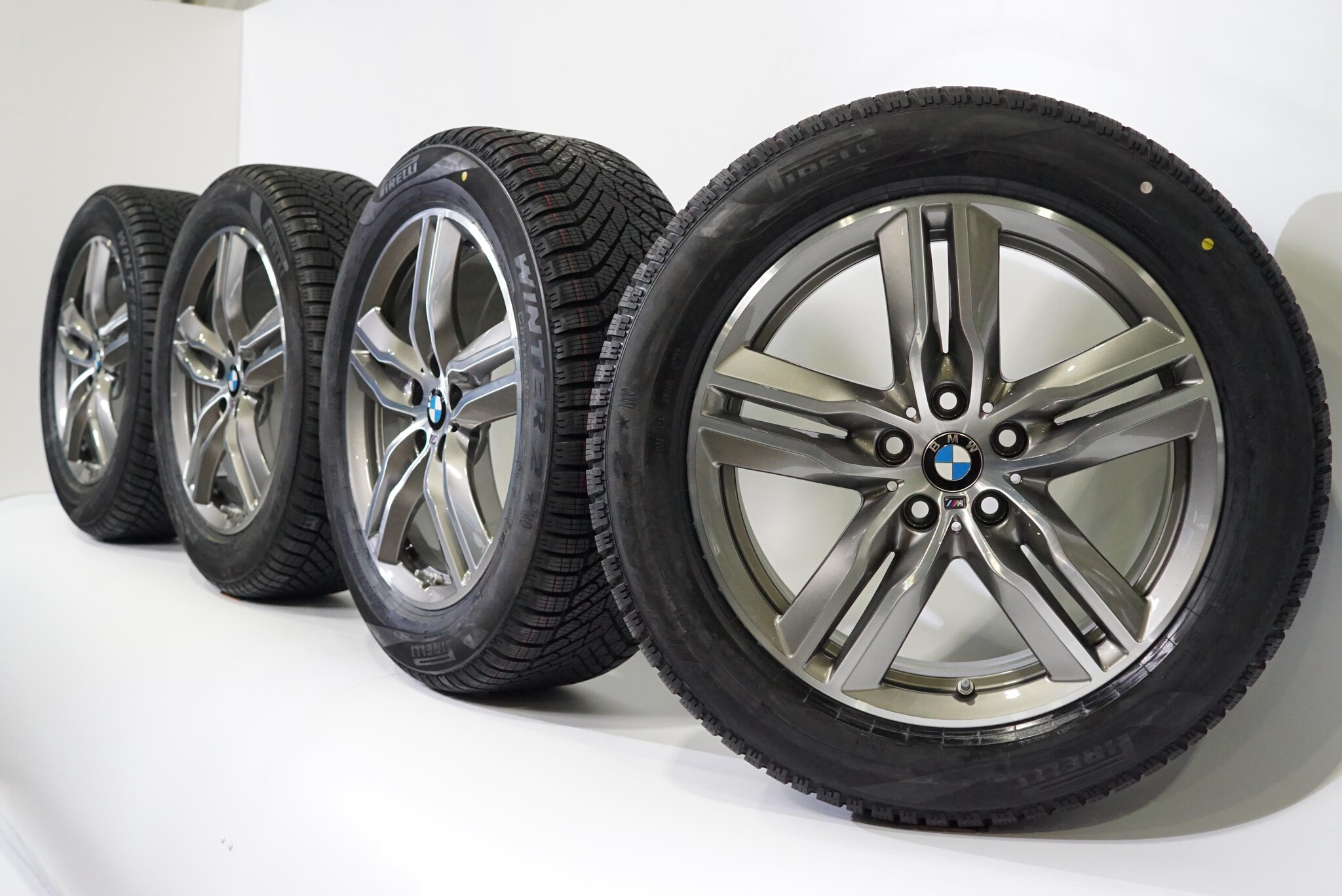 BMW X1 U11 18-inch M rims 570 + Winter tires Pirelli NEW Original