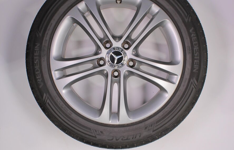 Mercedes Mercedes A Class W177 17 inch rims + Summer tires Vredestein Original
