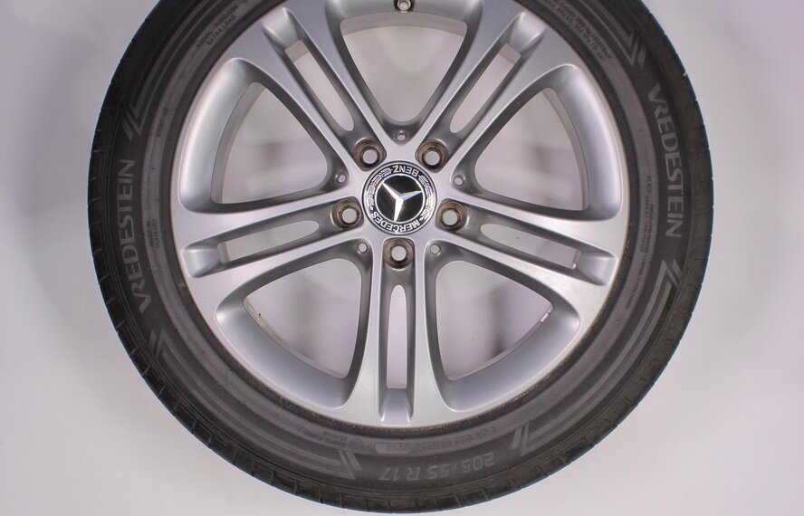 Mercedes Mercedes A Class W177 17 inch rims + Summer tires Vredestein Original