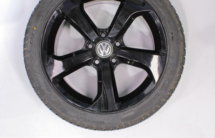 Volkswagen VW Golf 5 6 7 Sportsvan 17 inch Brooklyn rims + Winter tires Pirelli NEW Original