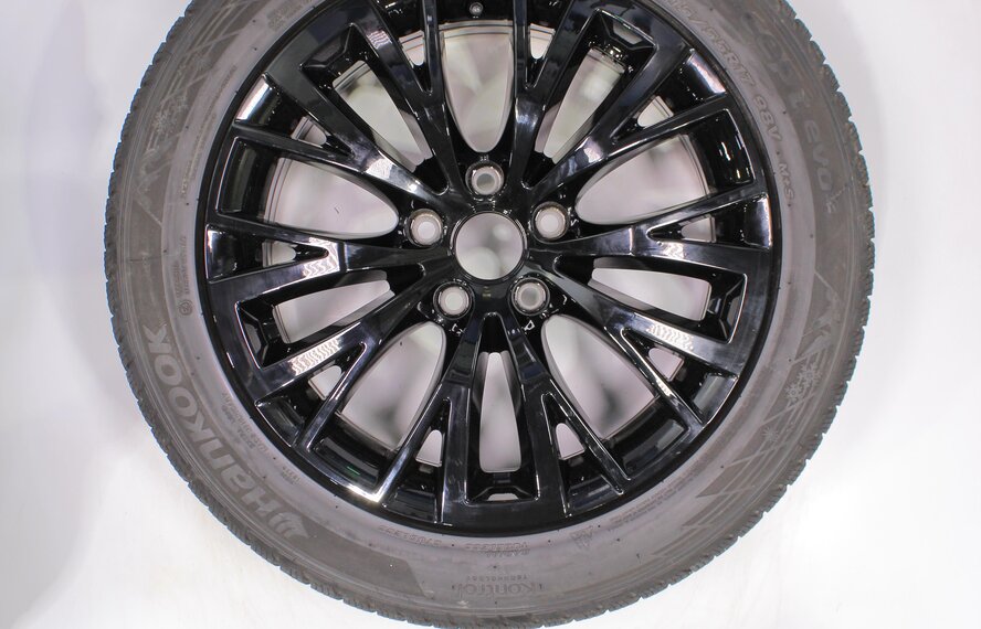 Volkswagen VW Sharan 7N 17 inch Jamara rims + Winter tires Hankook Original