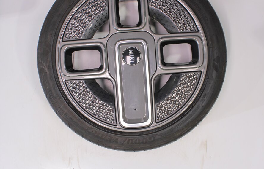 Mini Mini Cooper / S / One / Convertible F55 F56 F57 737 17 inch Goodyear Summer Tires Original