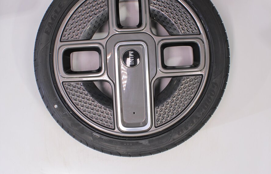 Mini Mini Cooper / S / One / Convertible F55 F56 F57 737 17 inch Goodyear Summer Tires Original