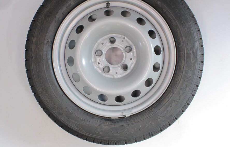 Mercedes Mercedes V Class W447 16 inch Goodyear Winter tires Original