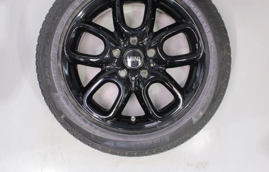 Mini Mini Cooper / S / One / Convertible F55 F56 F57 494 16 inch Pirelli Runflat Winter tires Original