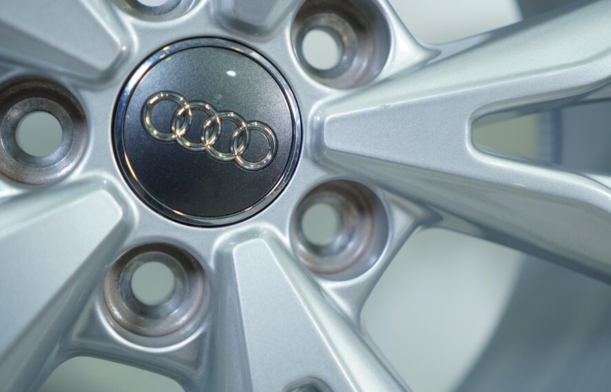 Audi Original Q3 SQ3 F3B 18 inch Goodyear All-Season (4 seasons) Original