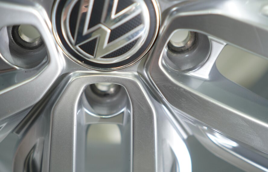 Volkswagen Volkswagen Tiguan II Auckland 19 inch Pirelli Winter tires Original