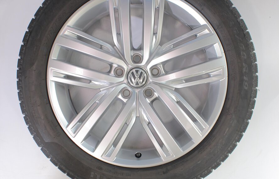 Volkswagen Volkswagen Tiguan II Auckland 19 inch Pirelli Winter tires Original