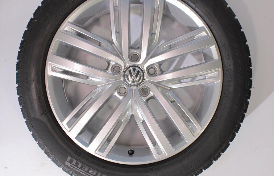 Volkswagen Volkswagen Tiguan II Auckland 19 inch Pirelli Winter tires Original