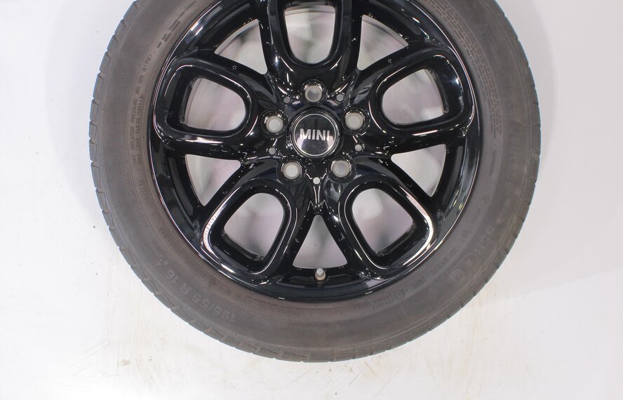 Mini Mini Cooper / S / One / Cabrio F55 F56 F57 494 16 inch Continental Runflat Winter tires Original