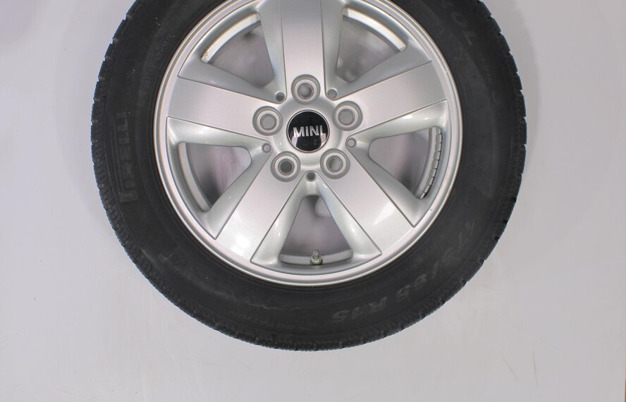 Mini Mini Cooper / S / One / Convertible F55 F56 F57 492 15 inch Pirelli Winter tires Original