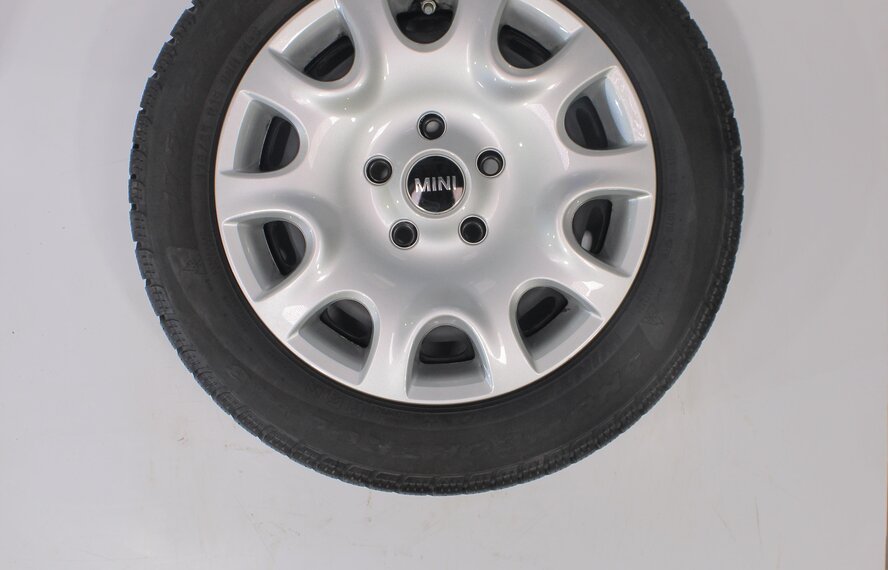 Mini Mini Cooper / S / One / Convertible F55 F56 F57 12 15 inch Pirelli Winter tires Original