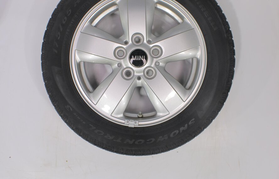 Mini Mini Cooper / S / One / Convertible F55 F56 F57 492 15 inch Pirelli Winter tires Original