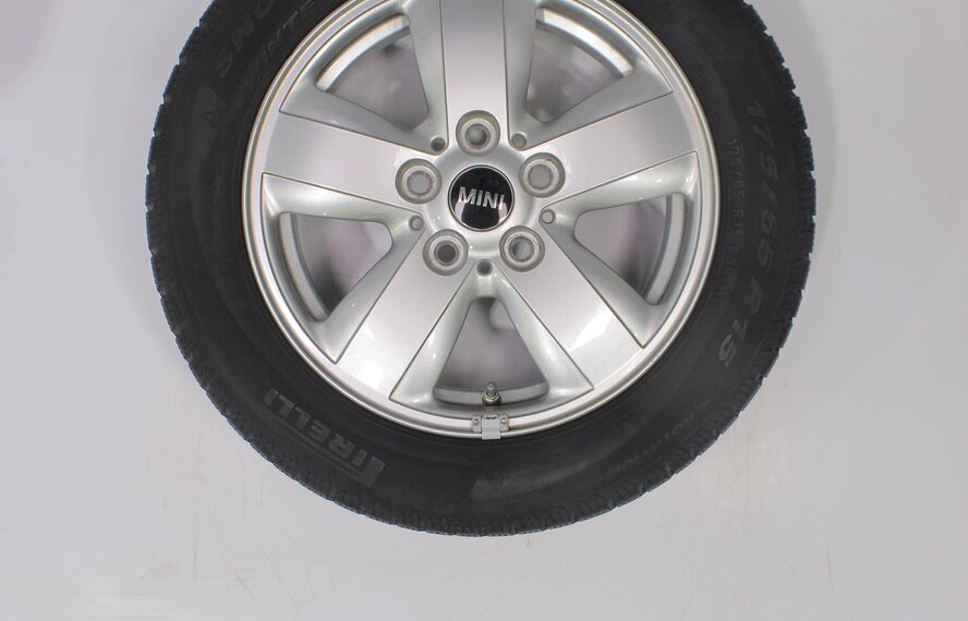 Mini Mini Cooper / S / One / Convertible F55 F56 F57 492 15 inch Pirelli Winter tires Original
