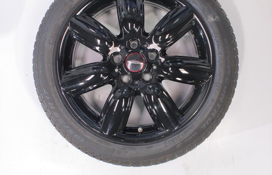 Mini Mini Clubman F54 528 17 inch Pirelli Winter tires Original