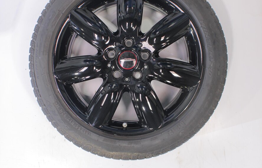 Mini Mini Clubman F54 528 17 inch Pirelli Winter tires Original