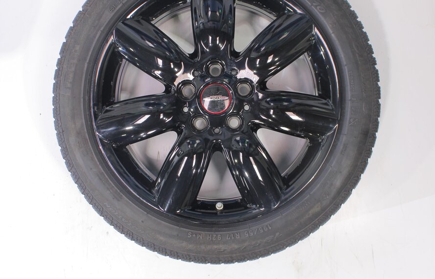 Mini Mini Clubman F54 528 17 inch Pirelli Winter tires Original