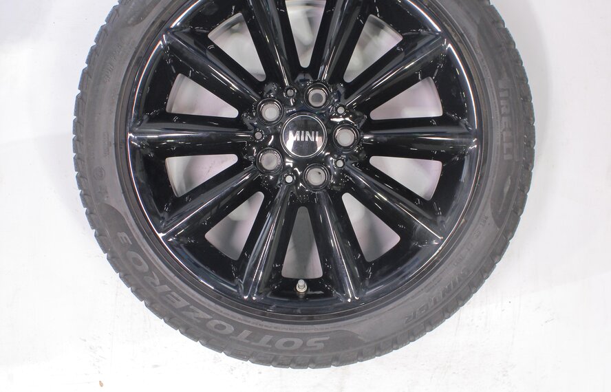 Mini Mini Clubman F54 518 17 inch Pirelli Runflat Winter tires Original