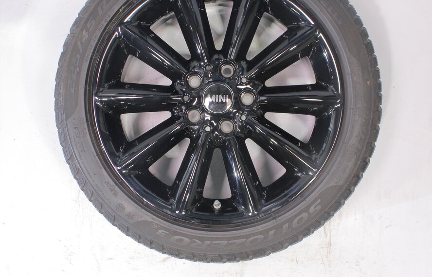 Mini Mini Clubman F54 518 17 inch Pirelli Runflat Winter tires Original