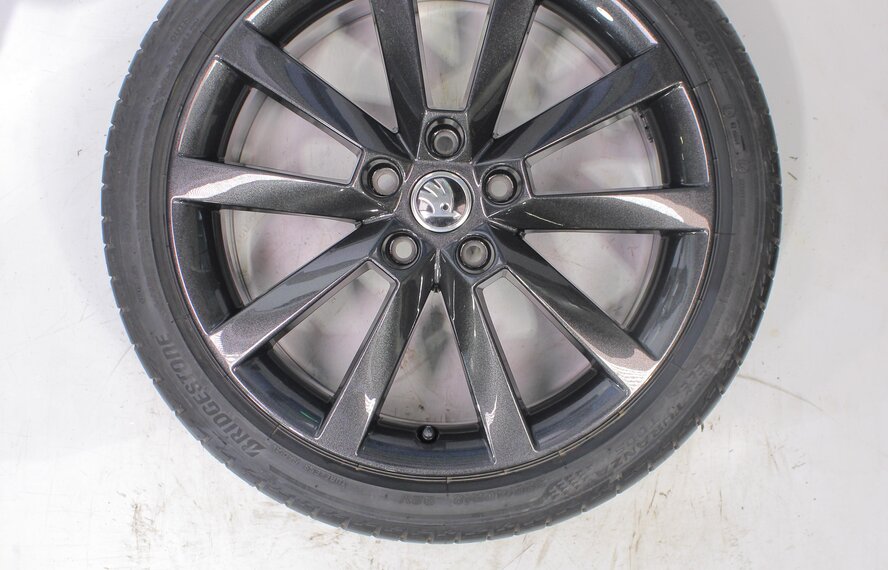 Skoda Skoda Octavia III 18 inch Bridgestone Summer Tires Original