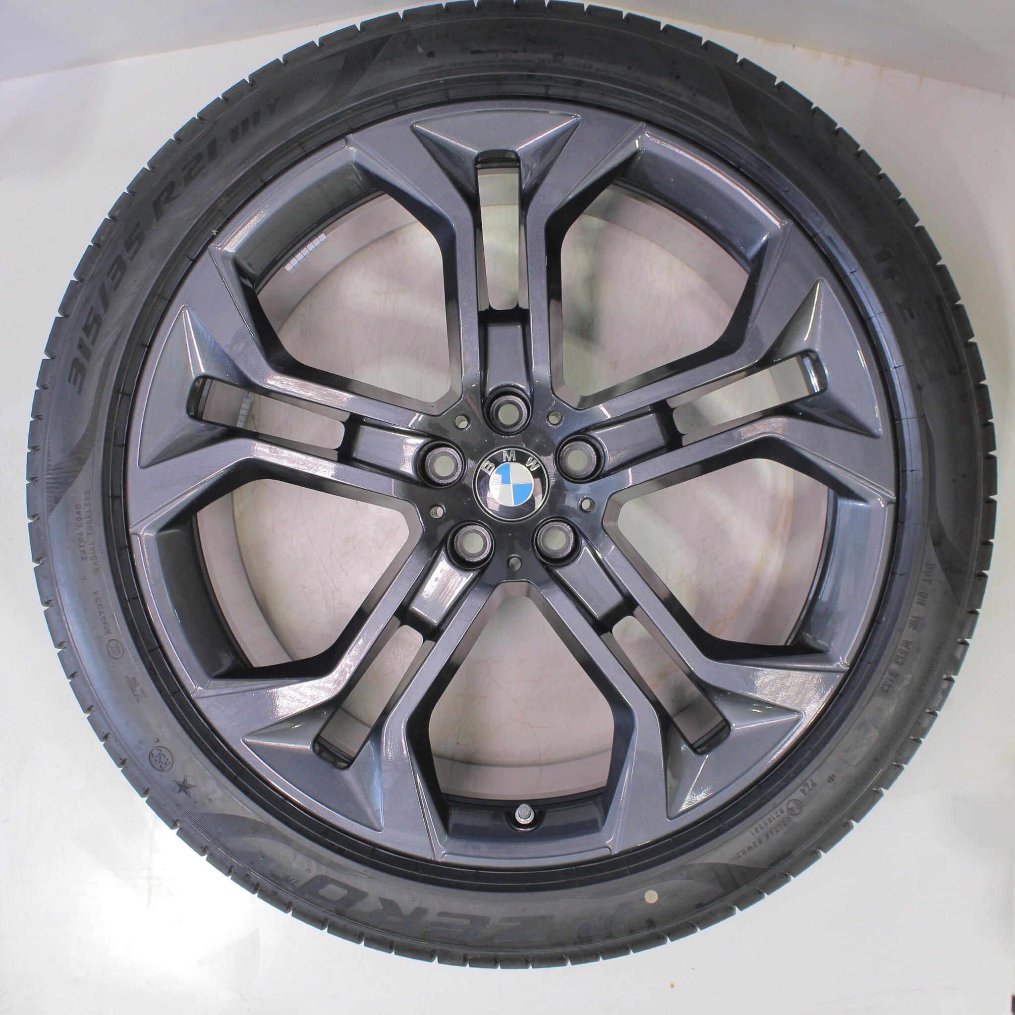 BMW X5 G05 X6 G06 744 21 inch rims Pirelli Runflat Summer