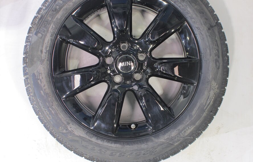 Mini Mini Countryman F60 530 17 inch Pirelli Runflat Winter tires New Original