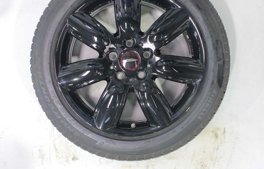 Mini Mini Clubman F54 528 17 inch Pirelli Winter tires Original