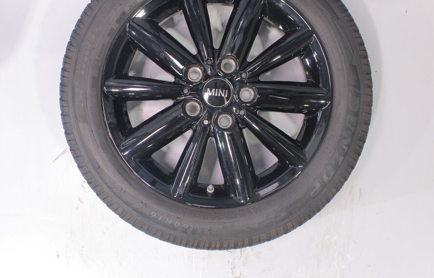 Mini Mini Cooper / S / One / Convertible F55 F56 F57 508 16 inch Dunlop Runflat Winter tires Original