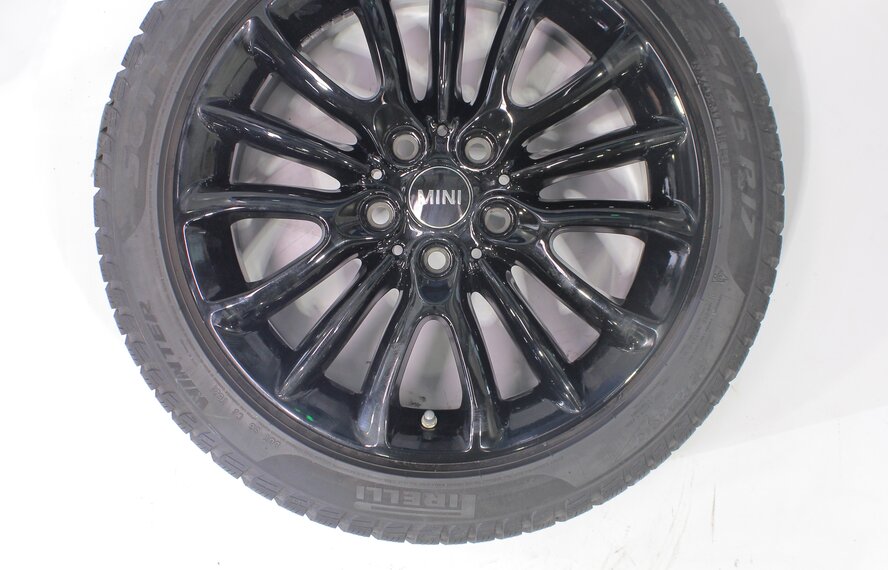 Mini Mini Clubman F54 519 17 inch Pirelli Runflat Winter tires Original