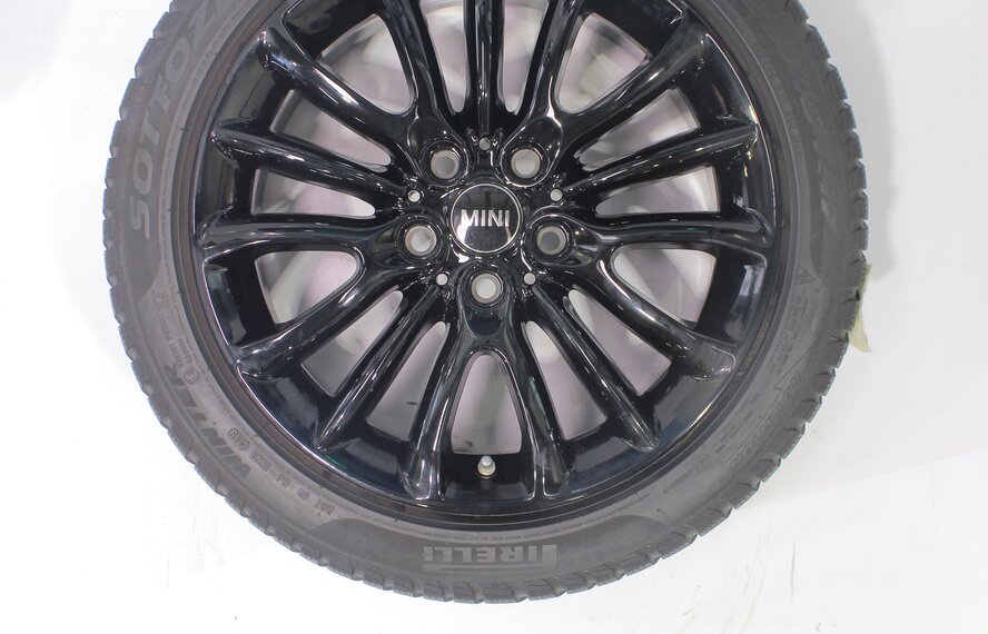 Mini Mini Clubman F54 519 17 inch Pirelli Runflat Winter tires Original