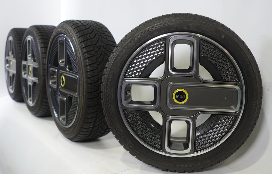 Mini Mini Cooper / S / One / Convertible F55 F56 F57 737 17 inch Dunlop Runflat Winter tires Original