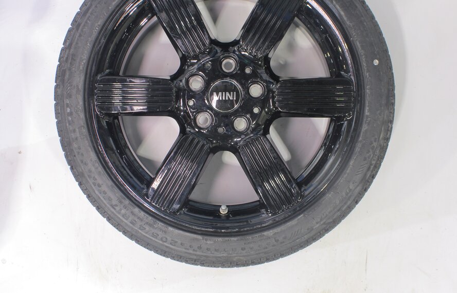 Mini Mini Cooper / S / One / Convertible F55 F56 F57 525 17 inch Dunlop Runflat Winter tires Original