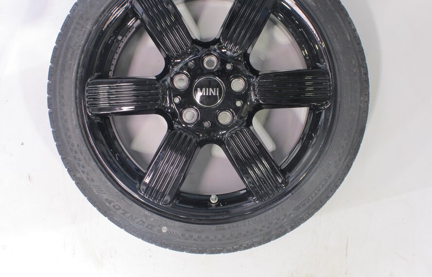 Mini Mini Cooper / S / One / Convertible F55 F56 F57 525 17 inch Dunlop Runflat Winter tires Original