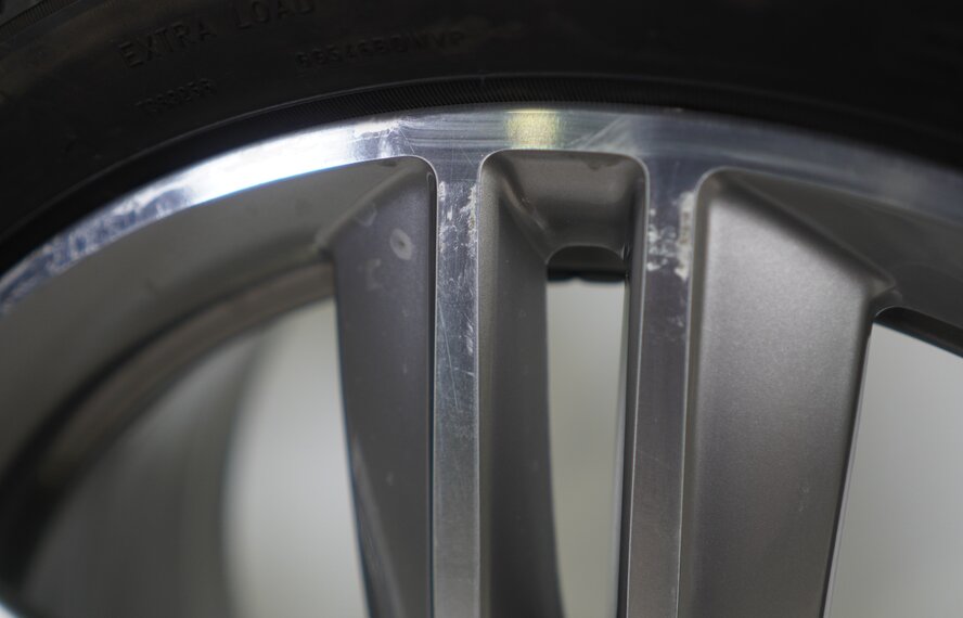 BMW BMW X1 iX1 U11 BEV X2 iX2 U10 570M 18 inch Goodyear All-Season (4 seasons) Original