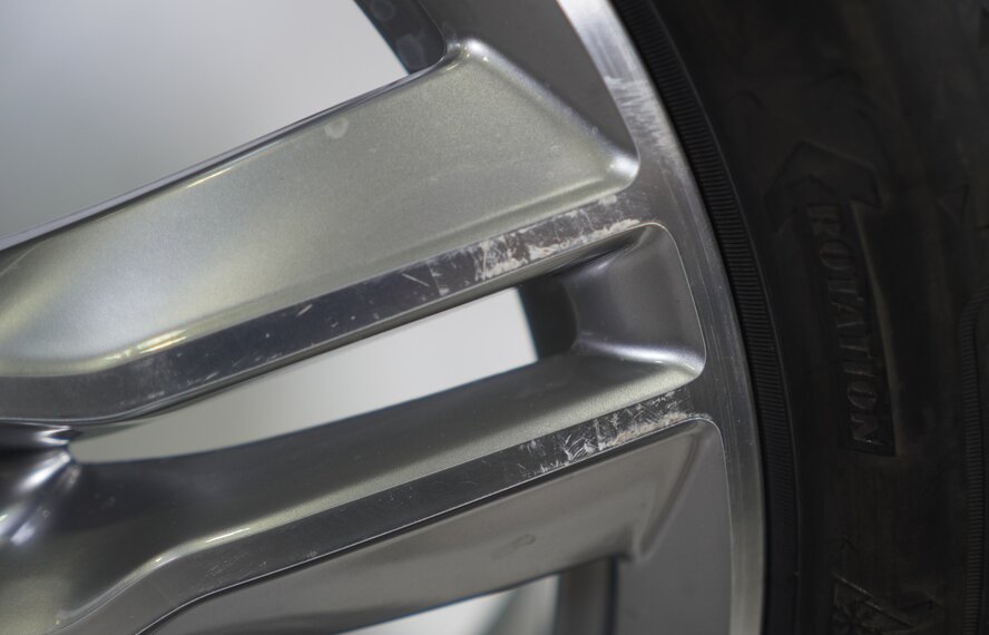 BMW BMW X1 iX1 U11 BEV X2 iX2 U10 570M 18 inch Goodyear All-Season (4 seasons) Original