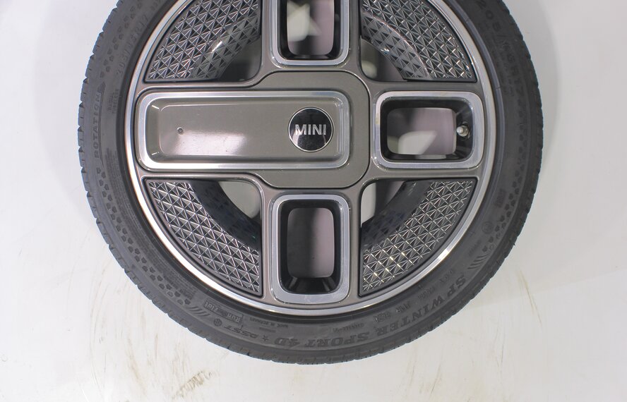 Mini Mini Cooper / S / One / Convertible F55 F56 F57 737 17 inch Dunlop Runflat Winter tires Original