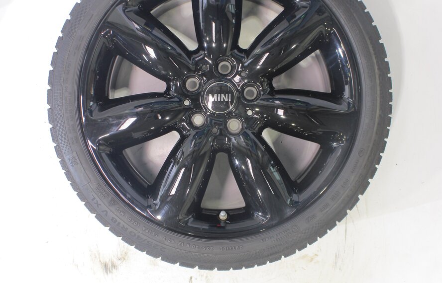 Mini Mini Clubman F54 521 18 inch rims Continental Runflat Winter tires Original
