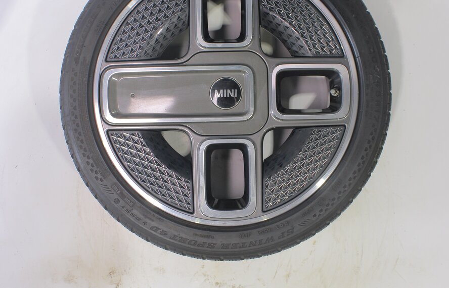 Mini Mini Cooper / S / One / Convertible F55 F56 F57 737 17 inch rims Dunlop Runflat Winter tires Original