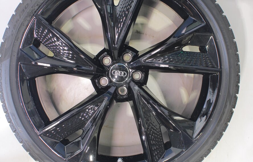 Audi Audi RS6 22 inch rims Pirelli Winter tires Original